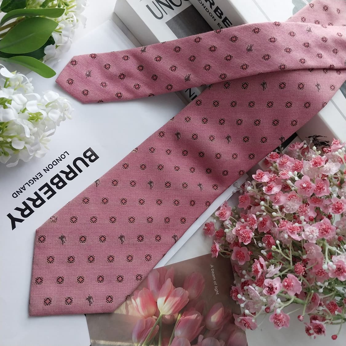 버버리 넥타이 기마사 자수 패턴 핑크 9.5cm A+등급 k2515 상품이미지2