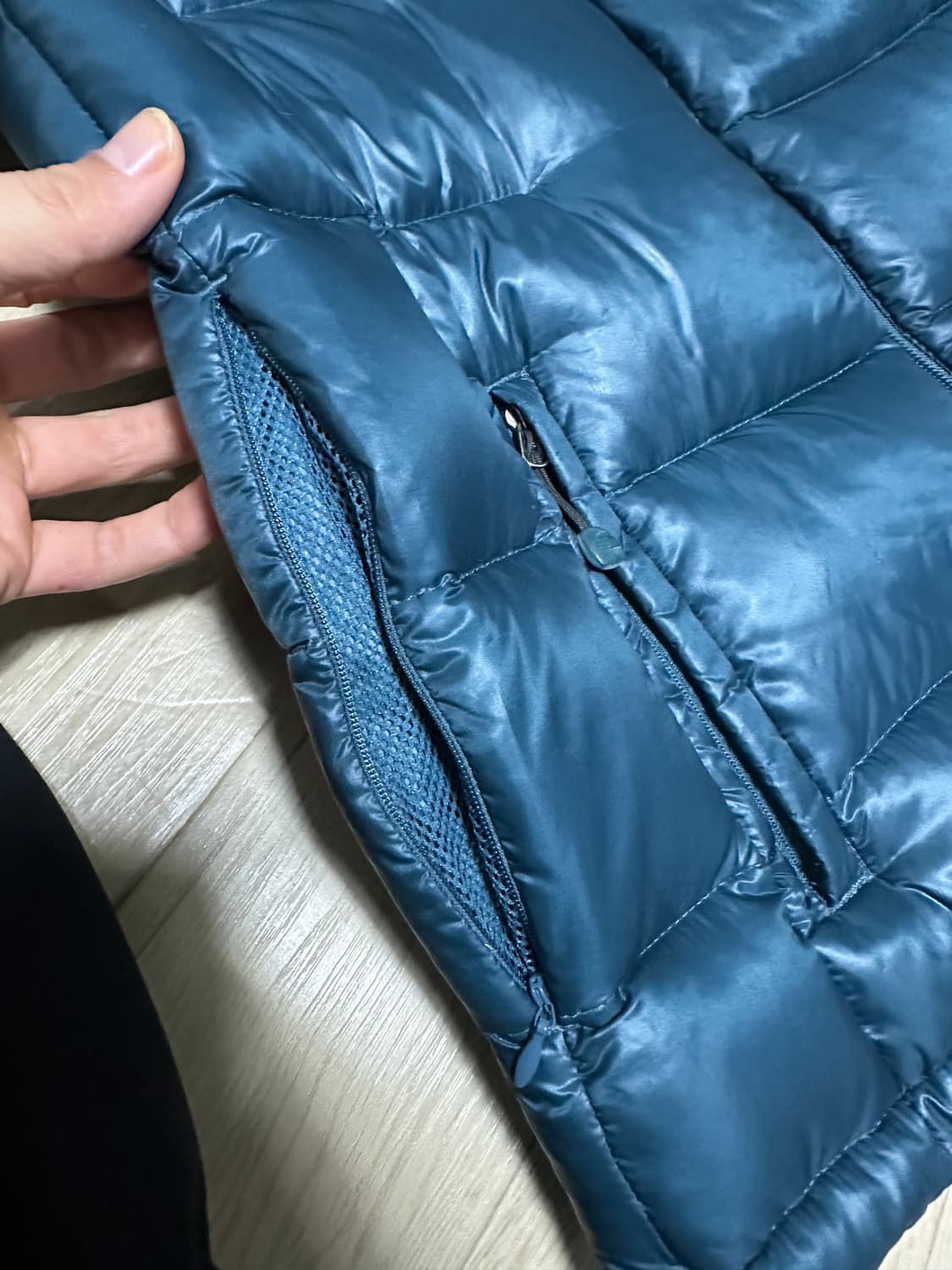 노스페이스 700 퍼텍스 퀸텀 유광 숏패딩  상품이미지4