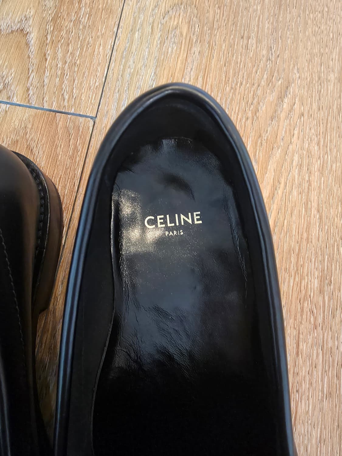 셀린느 트리오페 로퍼 37.5 사이즈 판매합니다 상품이미지3