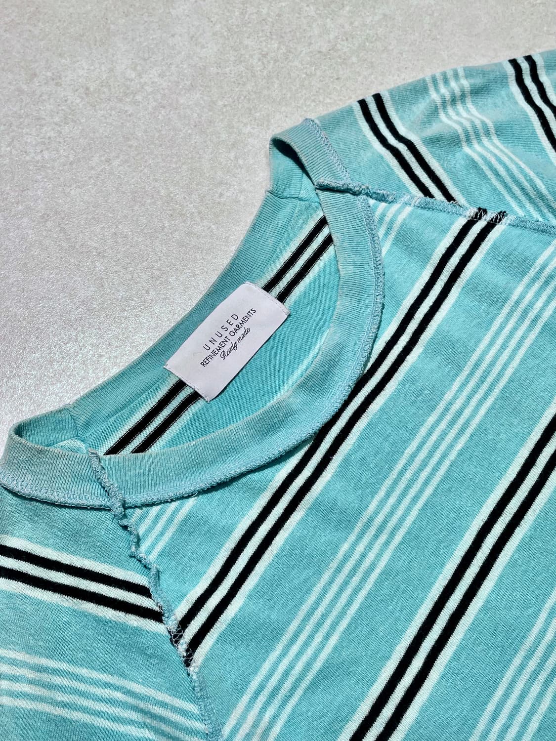 UNUSED 22SS 리버스 보더 래글런 스트라이프 티셔츠 상품이미지2