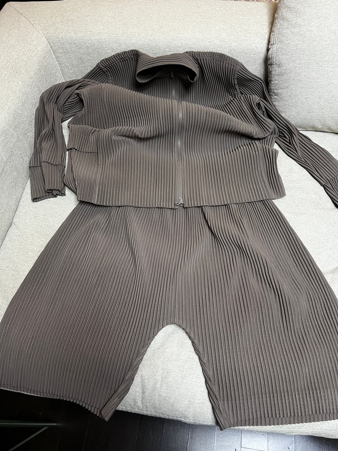 옴므플리세 셋업 상품이미지1