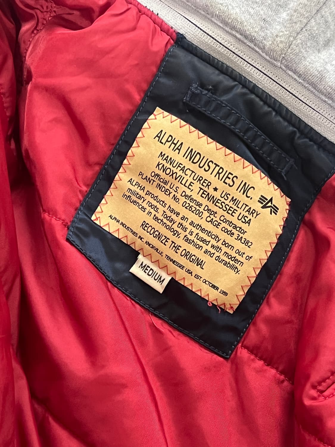 알파 인더스트리 봄버 패딩 상품이미지2