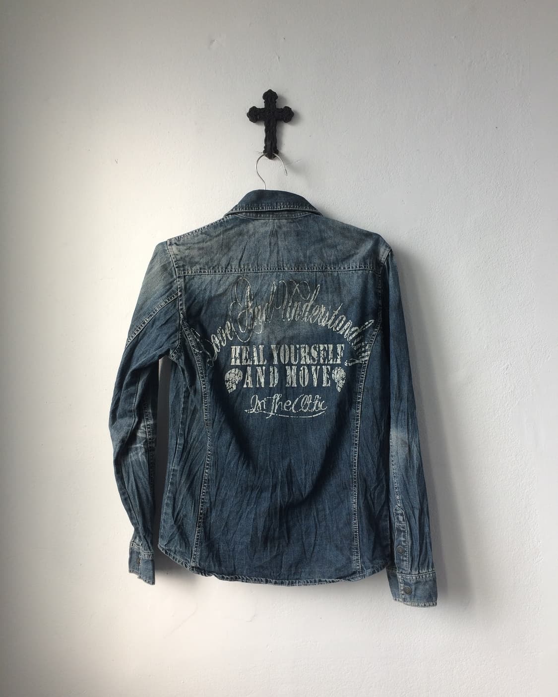 in the attic Back printing washing shirt 상품이미지2