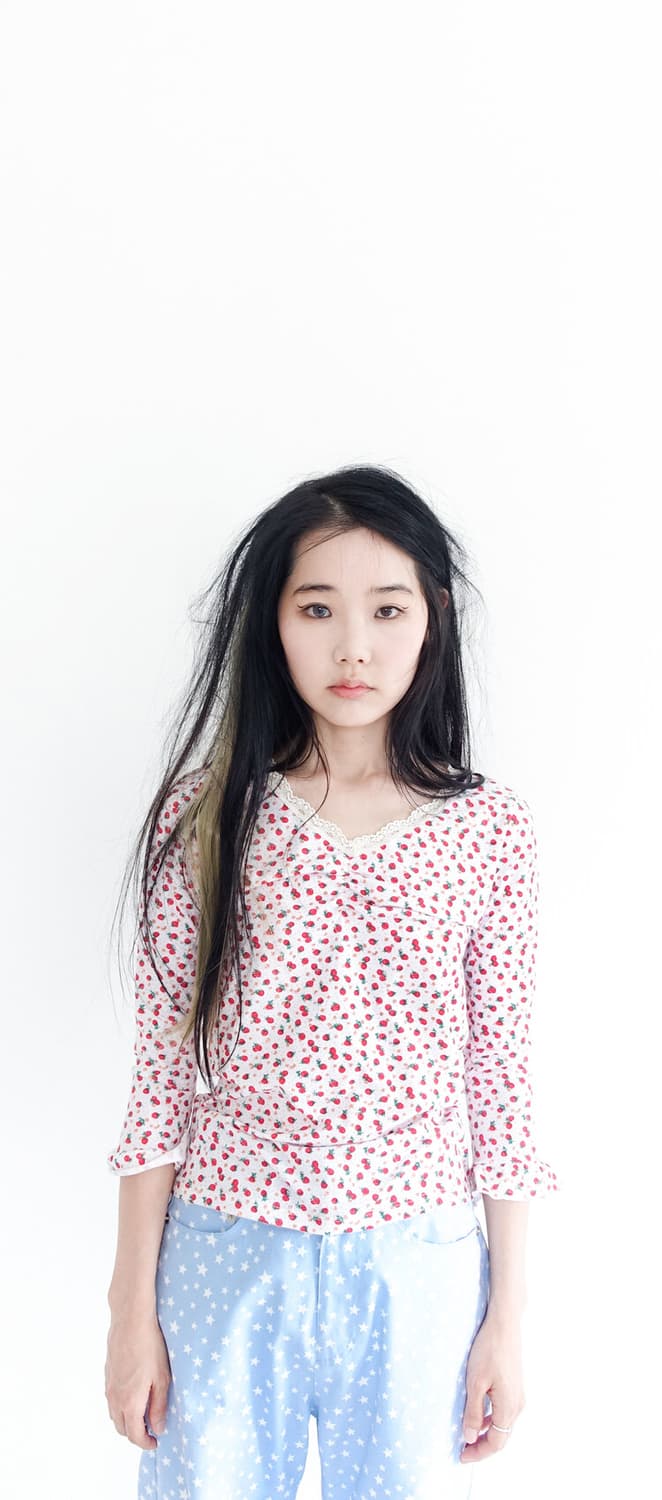 샵페어리 리틀 스트로베리 레이스 탑 화이트 판매합니다 상품이미지1