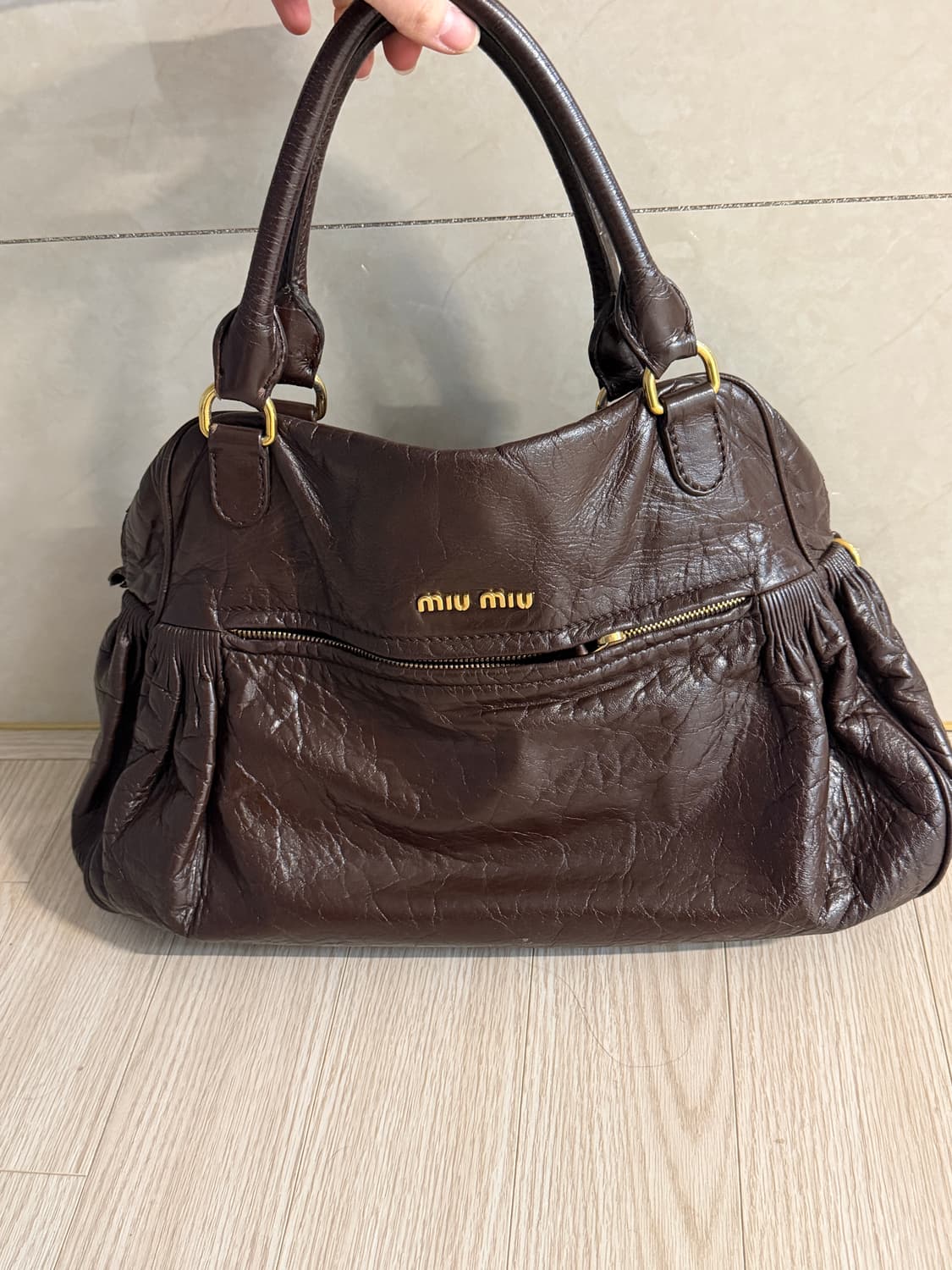 미우미우 브라운 토트백 상품이미지2