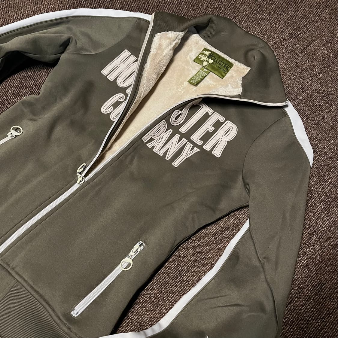 [유일매물] 홀리스터 y2k 보아털 카키 져지 집업 M 상품이미지2