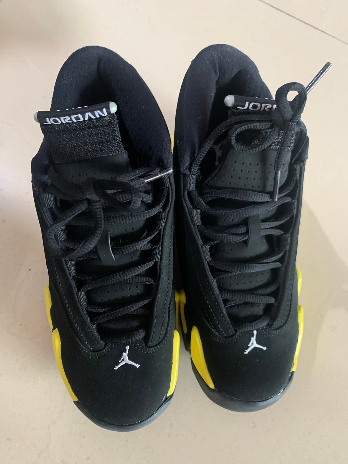 조던 14 레트로 썬더 블랙/옐로우 상품이미지2