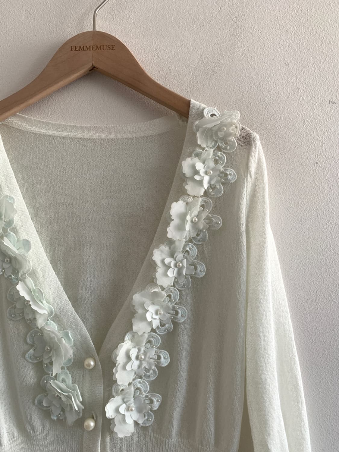 Flower beads emboridery cardigan 상품이미지4