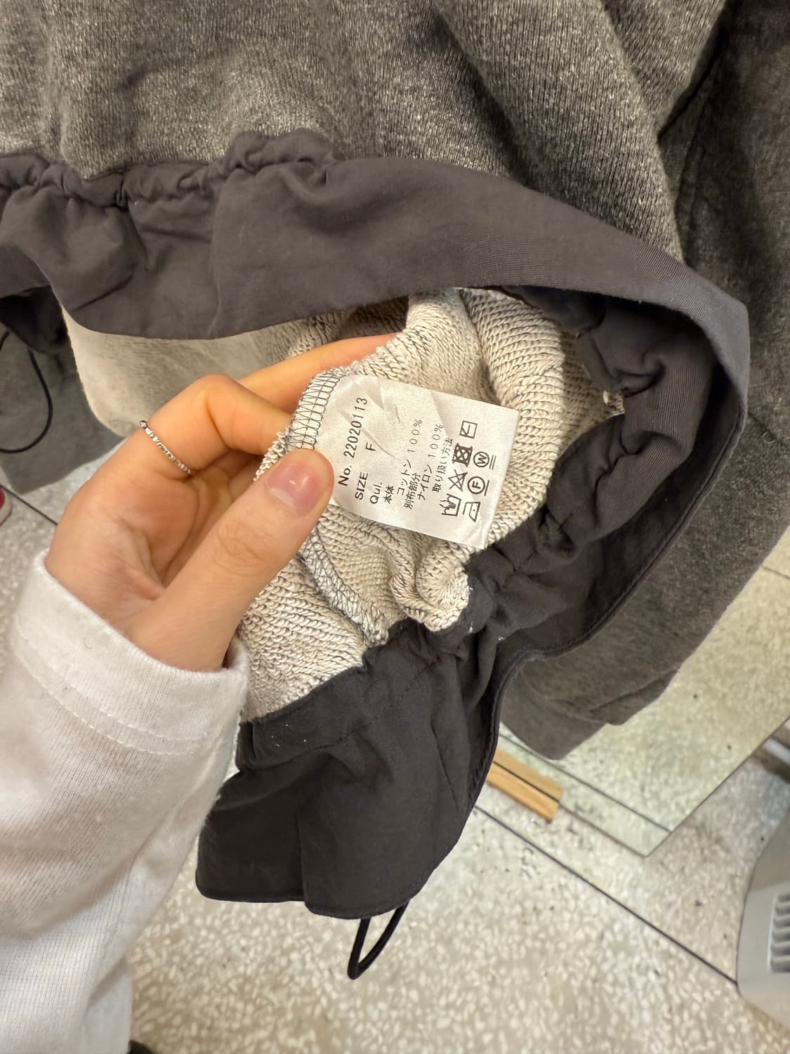 Machatt shirring-detail gray sweatshirt  상품이미지7