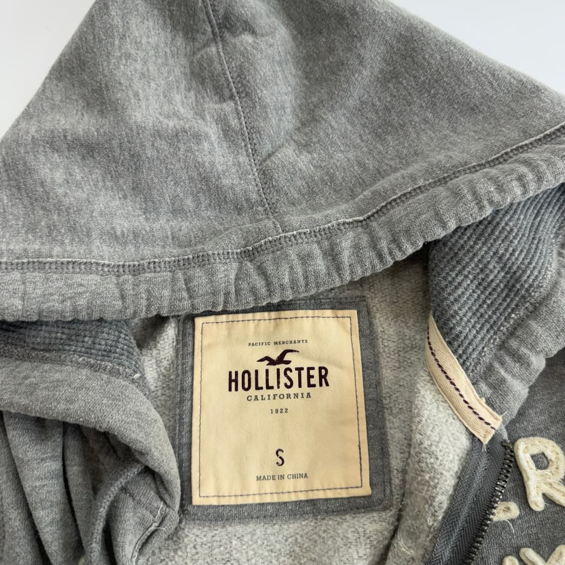 Hollister 홀리스터 스펠아웃 로고 그레이 후드집업 상품이미지5