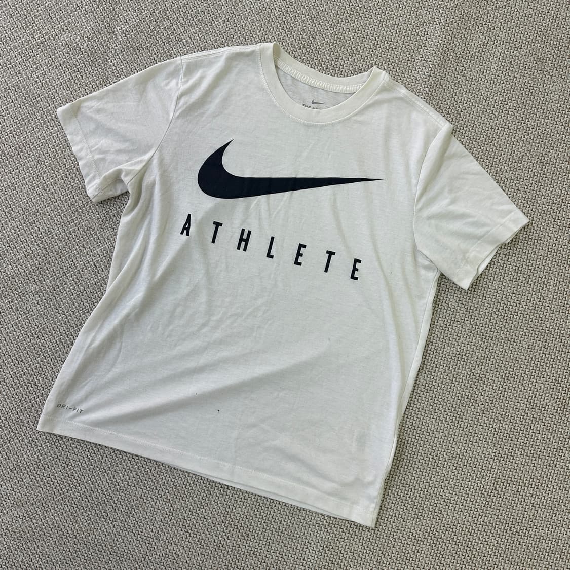 L 나이키 드라이핏 애슬리트 반팔 티 0417D 상품이미지1