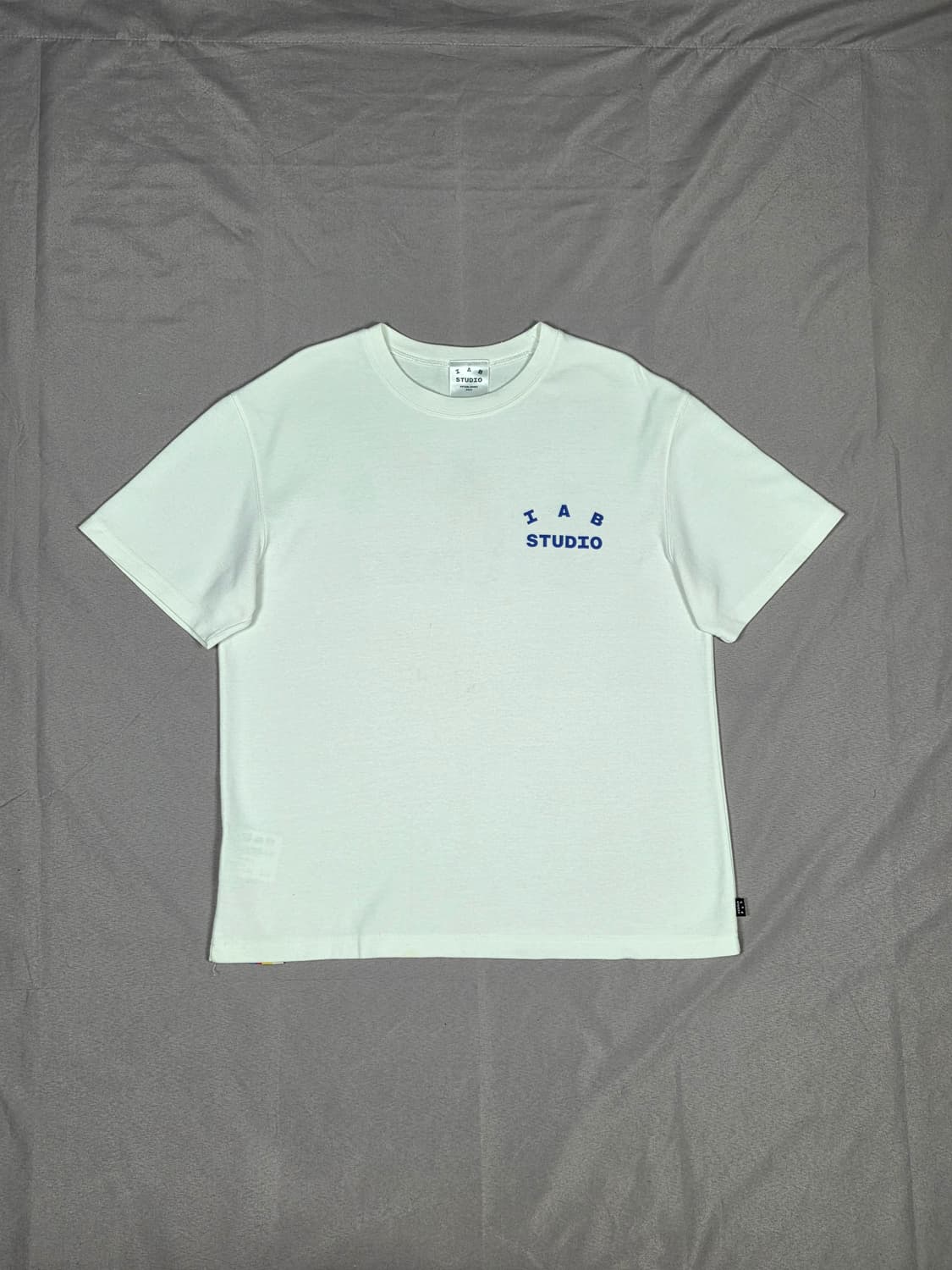 [아이앱 스튜디오] 10주년 로고 반팔 티셔츠 | S00103 상품이미지1