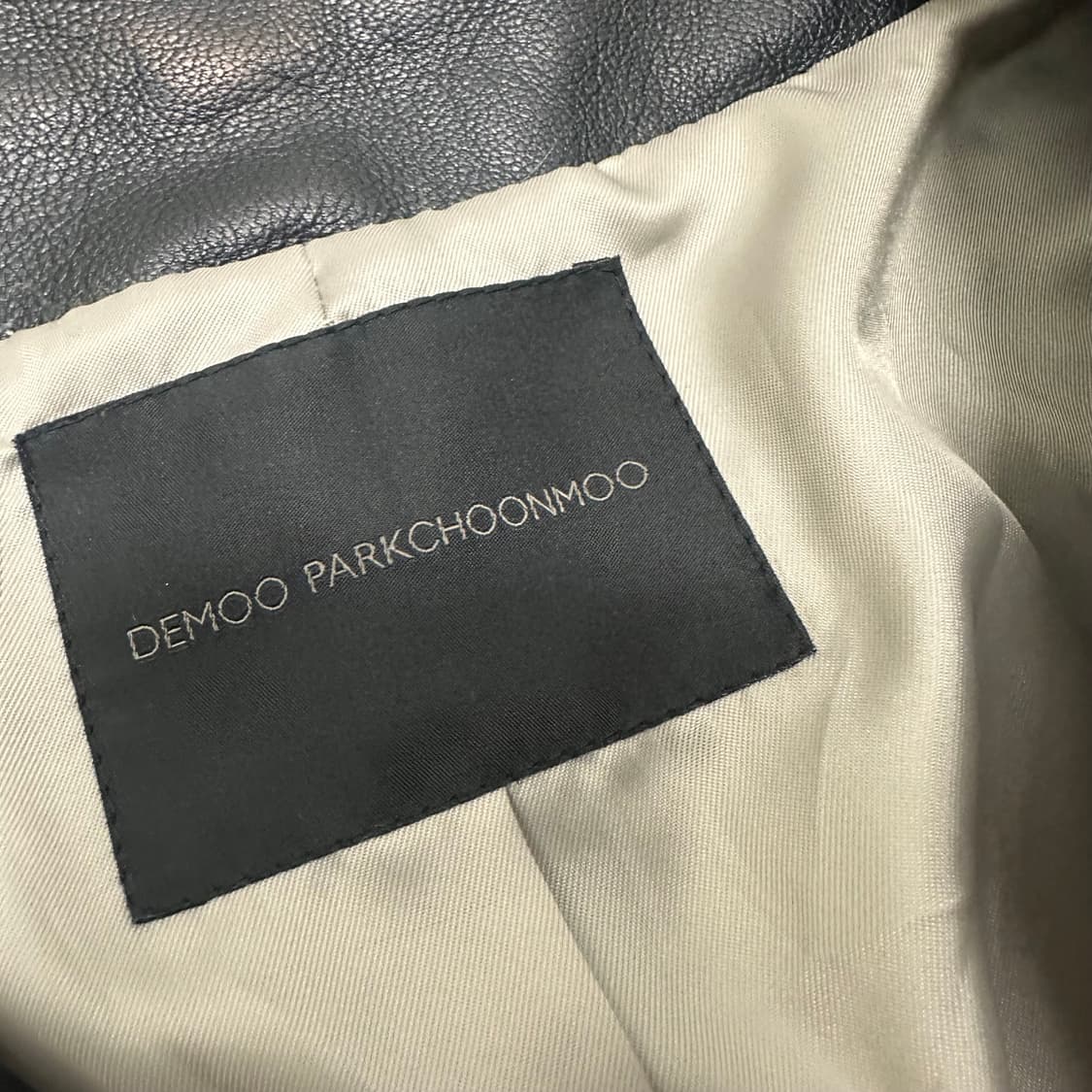 데무 박춘무 여성 양가죽 롱코트 블랙 85사이즈 상품이미지8