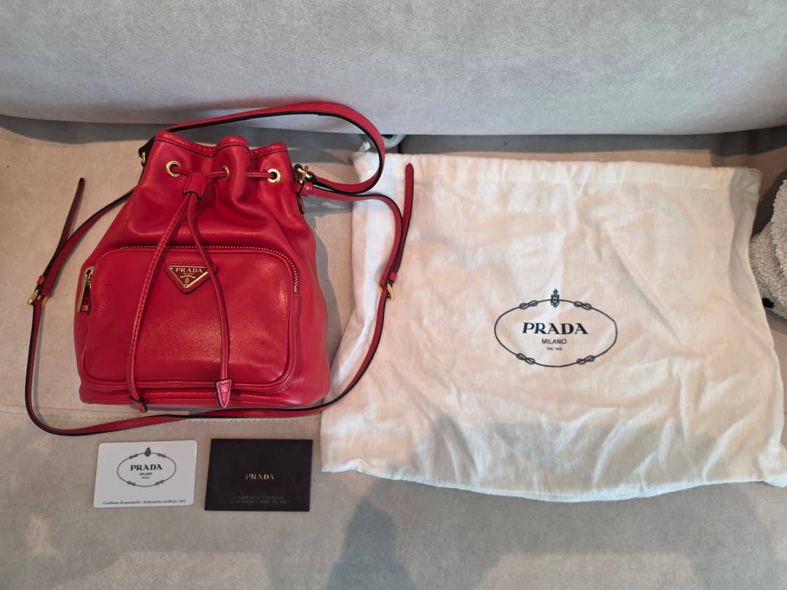 프라다 듀엣 레더 버킷백 크로스백 레드 상품이미지2