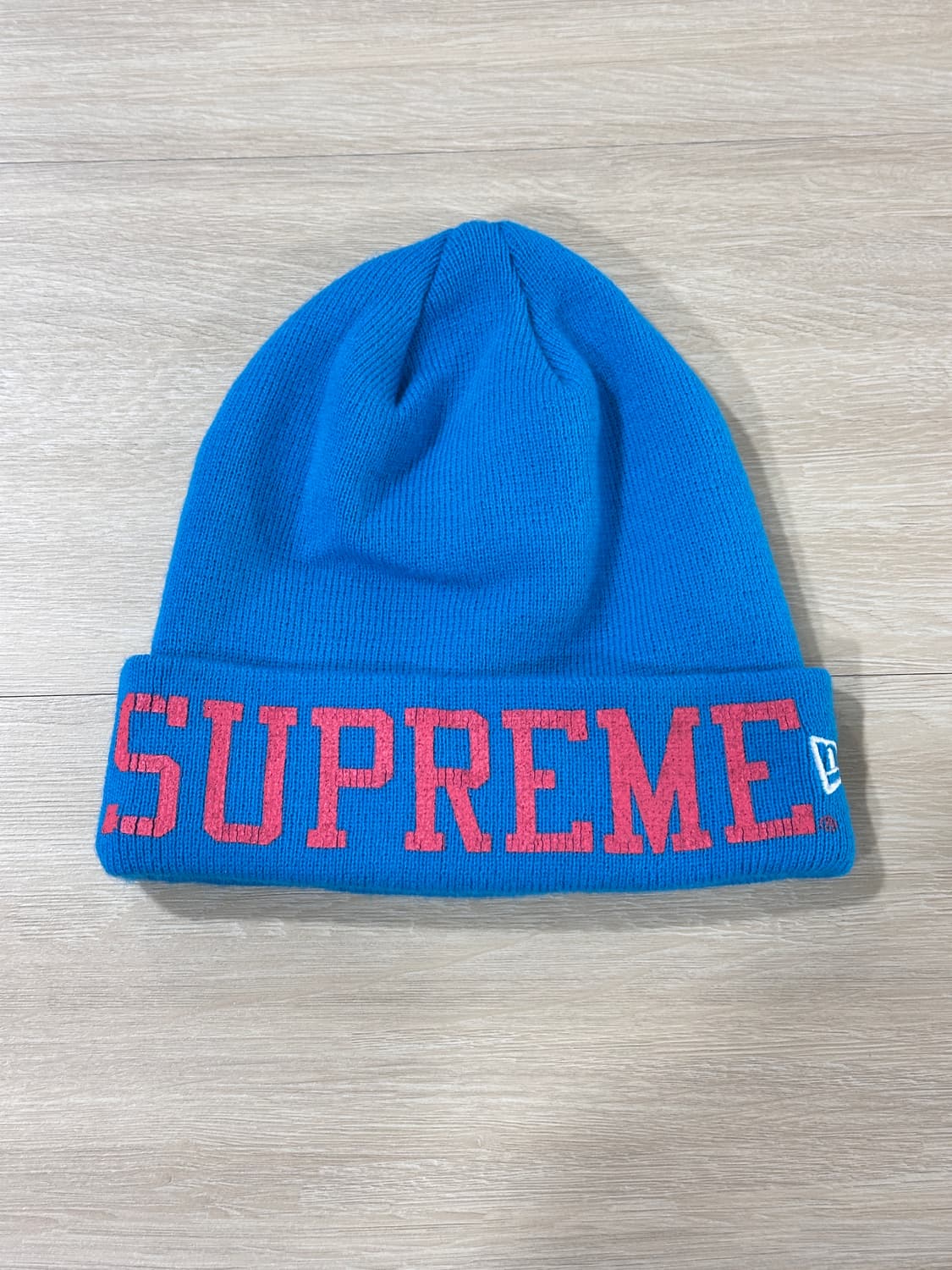 슈프림 23FW 뉴에라 바시티 비니 상품이미지2