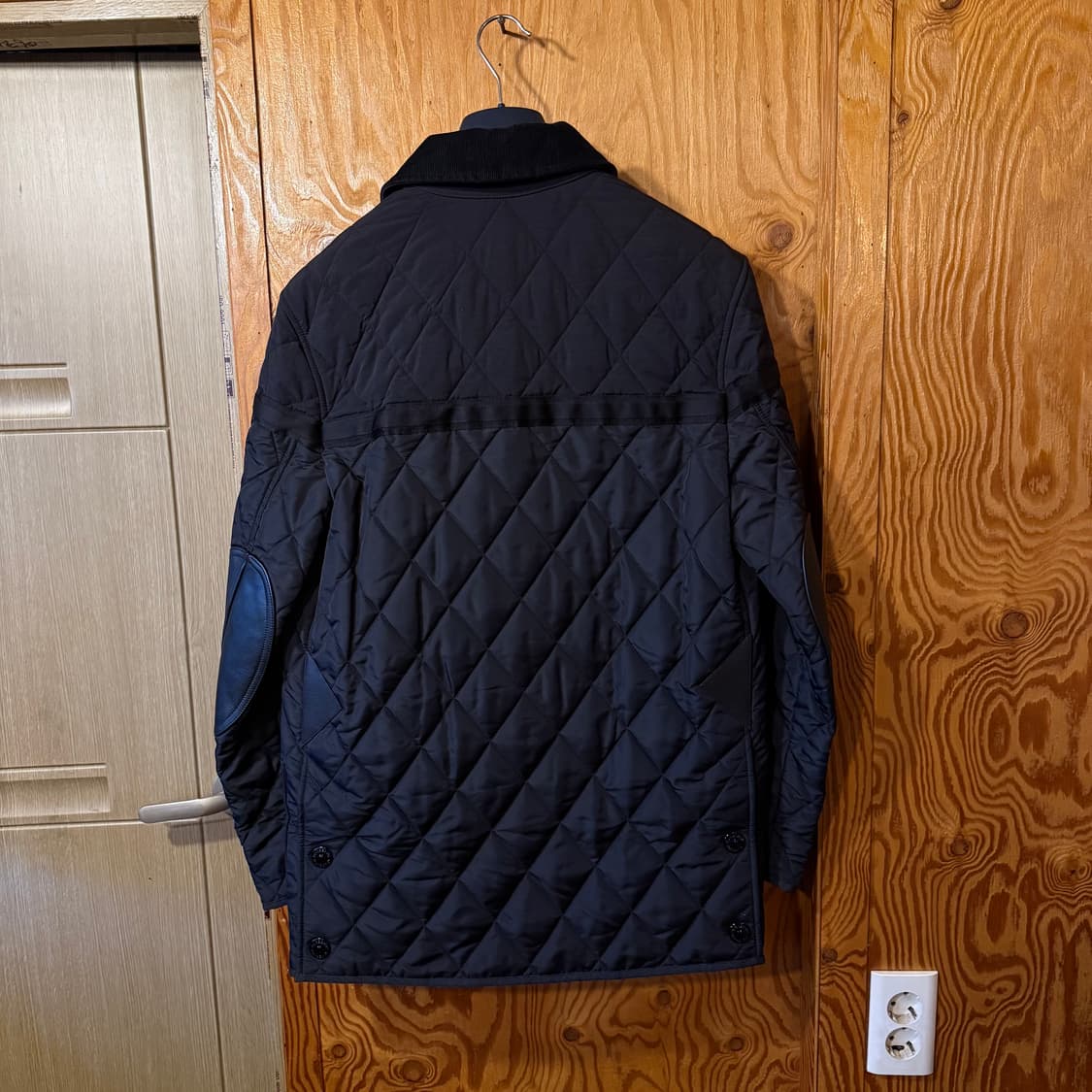 버버리 퀼팅 자켓 판매 합니다. 상품이미지9