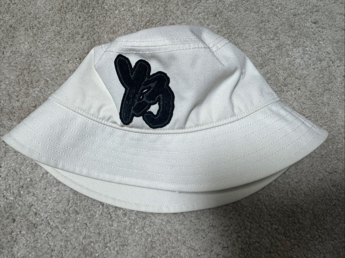 Y-3 아디다스 버킷햇 화이트 상품이미지1