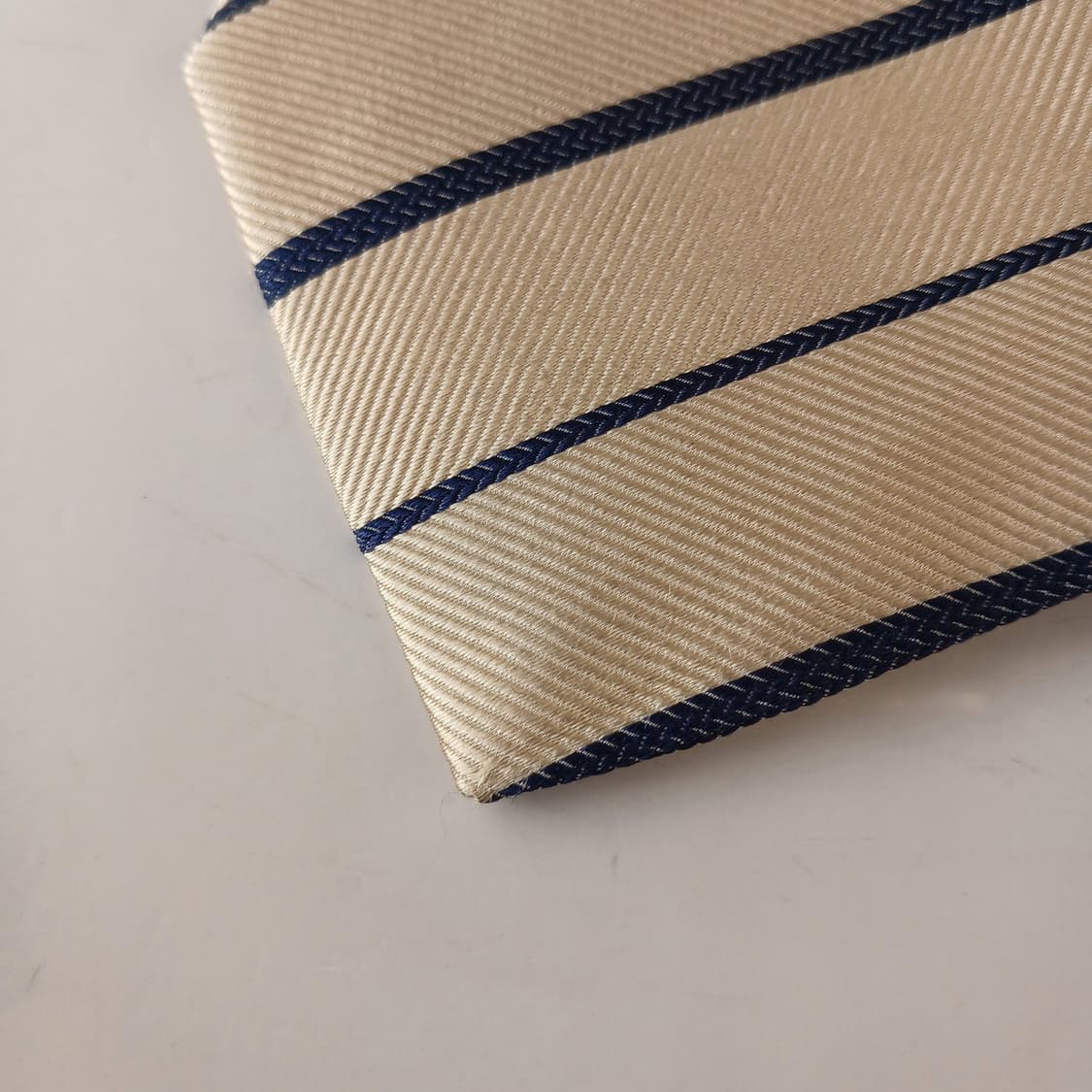 제냐 실크 베이지 스트라이프 넥타이 9.3cm A등급 A19600
 상품이미지9