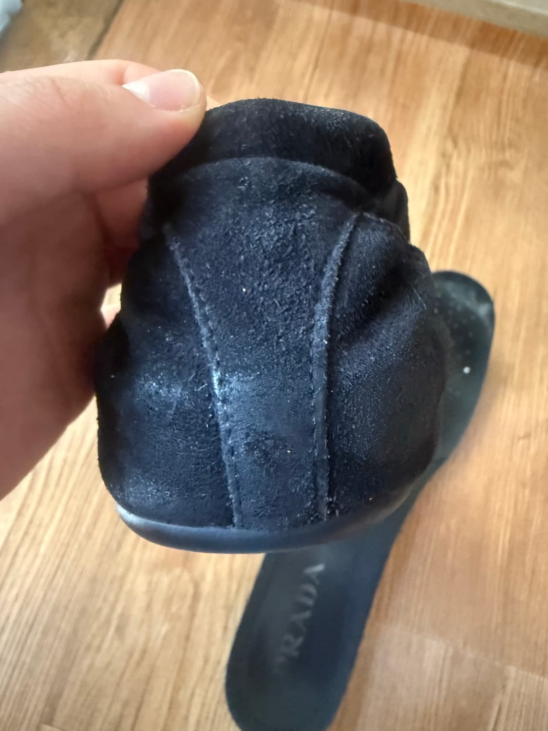 프라다 컬랩스 8.5사이즈 판매합니다 상품이미지3