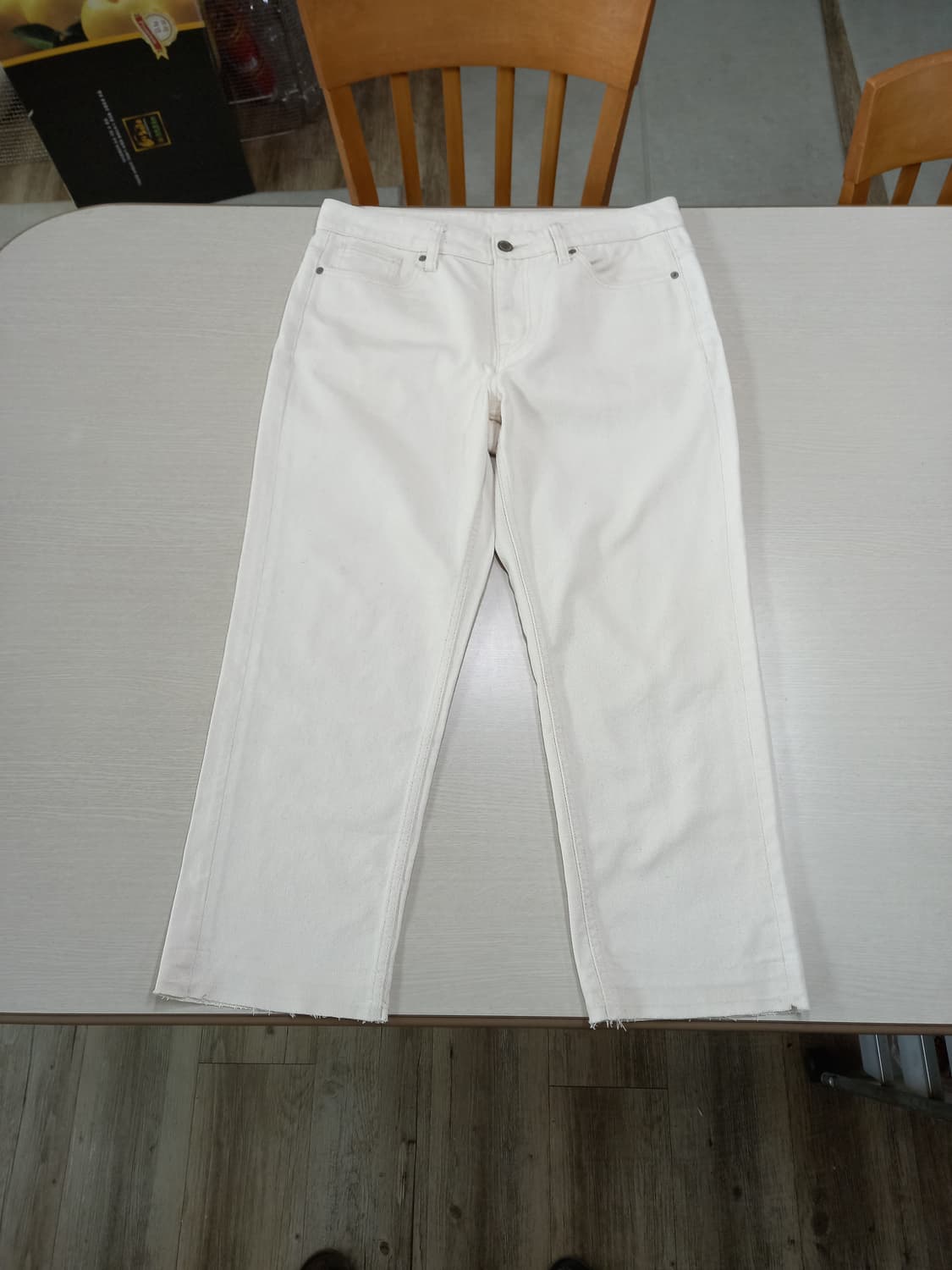 33 SPAO 슬림일자 크림진 크롭 33-449 상품이미지1