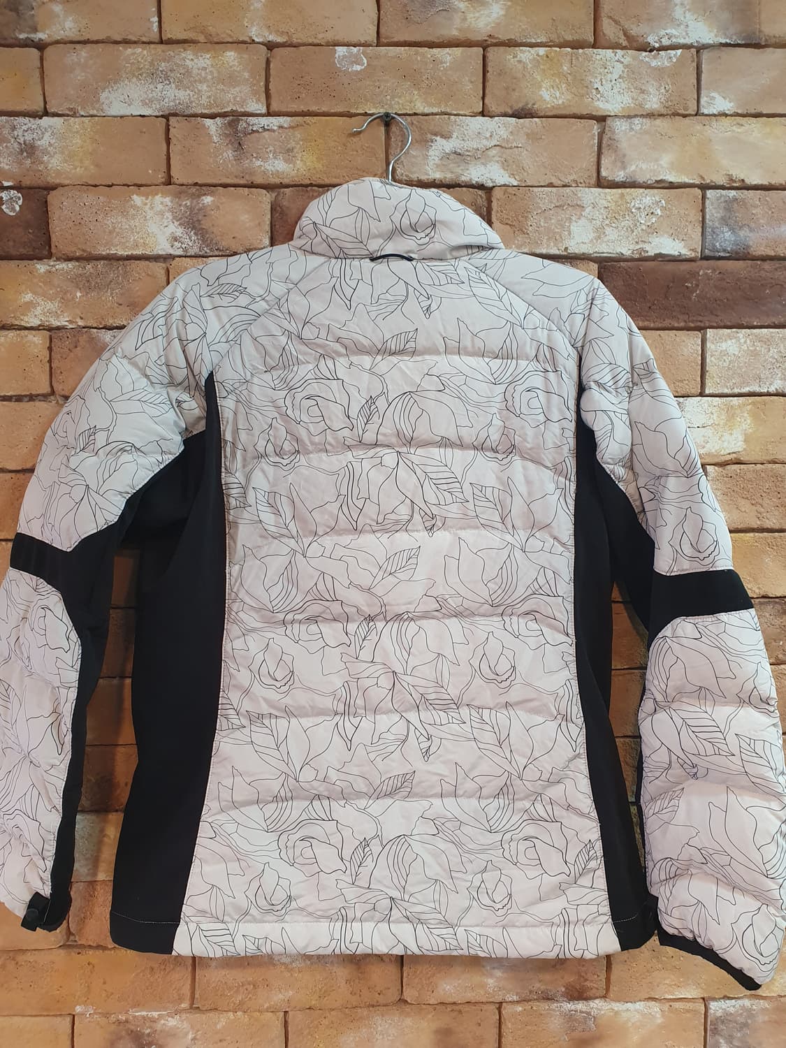 노스페이스 화이트 플라워 패턴 패딩 상품이미지2