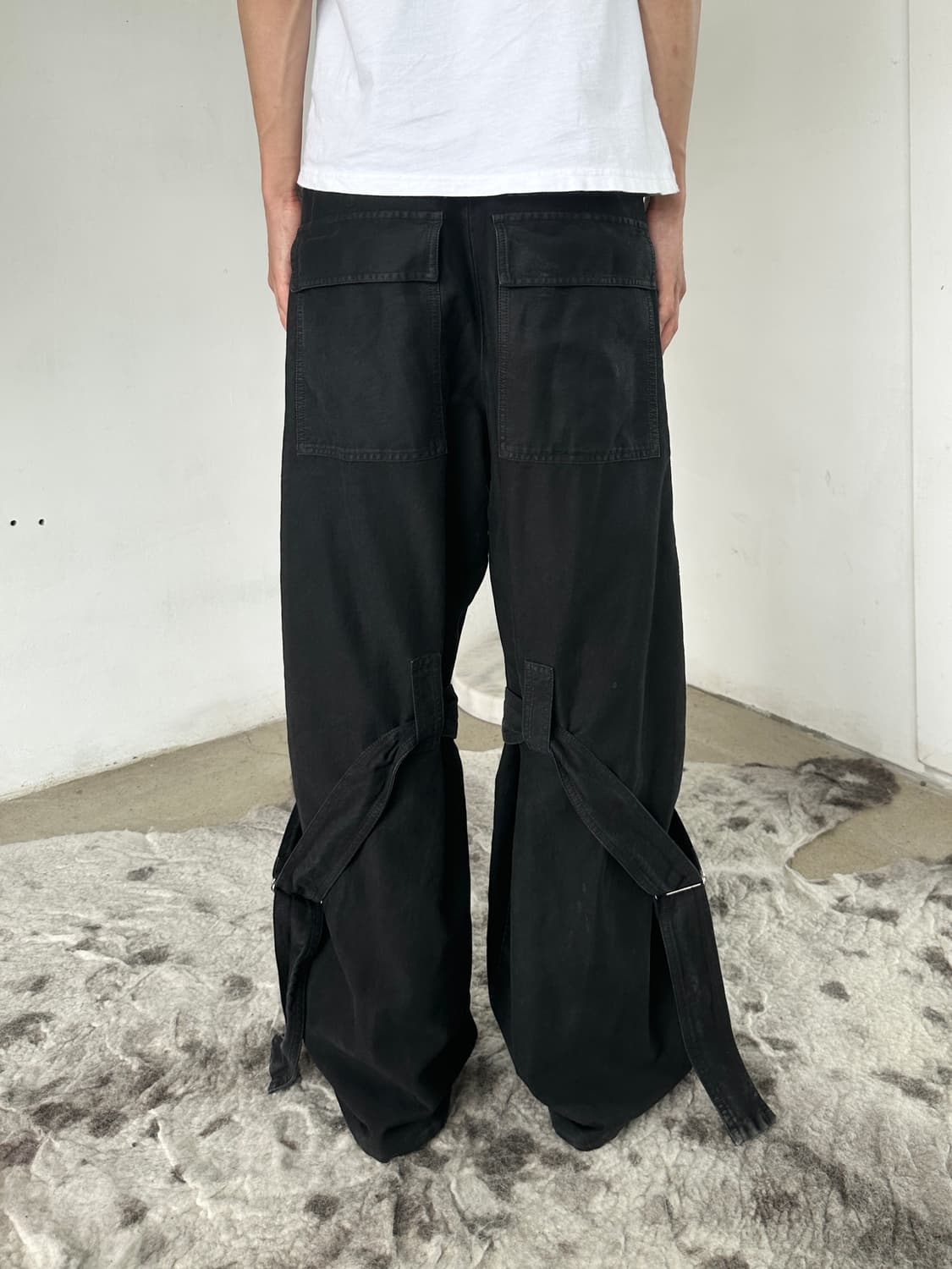 드리스 반 노튼 와이드 스트랩 카고 팬츠 상품이미지2