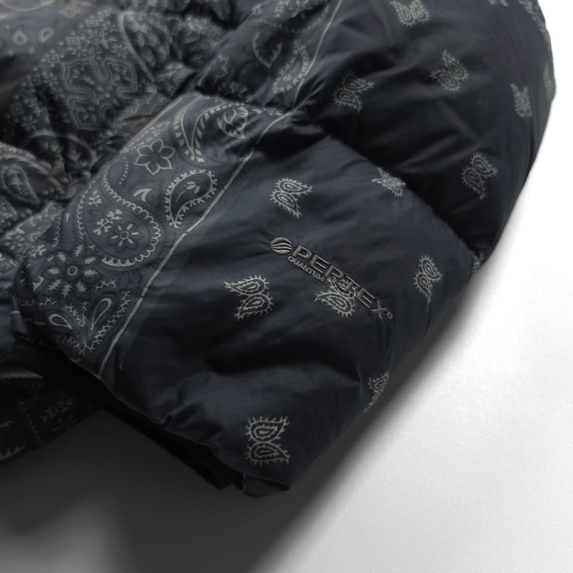 디스이즈네버댓 퍼텍스 페이즐리 반다나 다운 패딩 (L) 상품이미지4