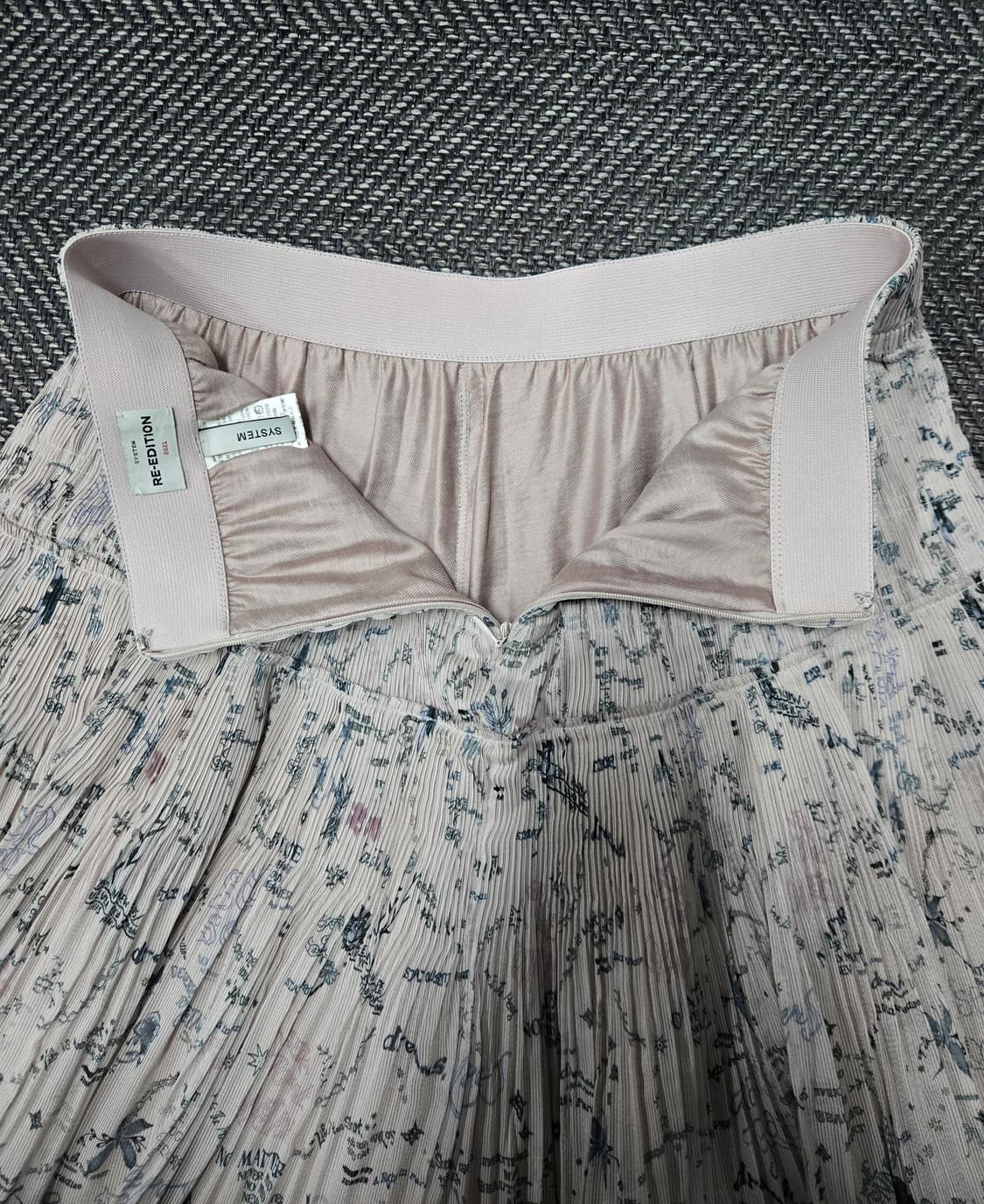 한섬 SYSTEM 시스템 RE-EDITION 플리츠 미니 스커트 상품이미지4