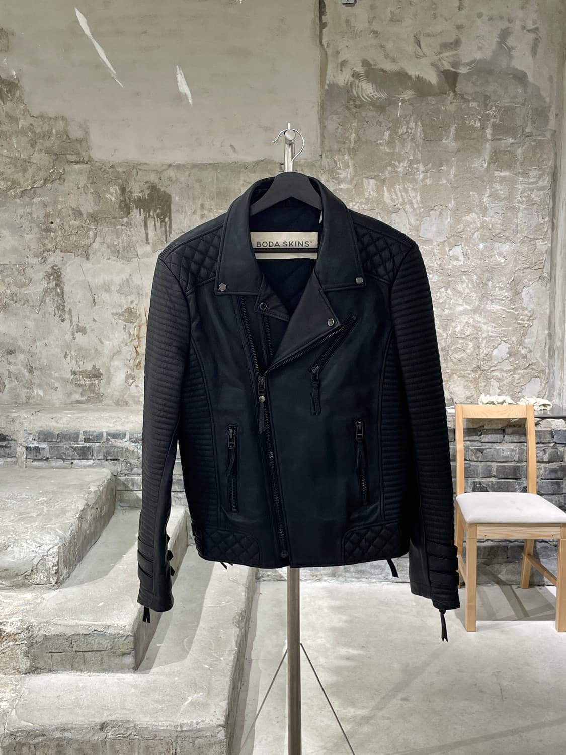 보다 스킨 블랙 슬림 핏 라이더 레더 자켓 상품이미지1