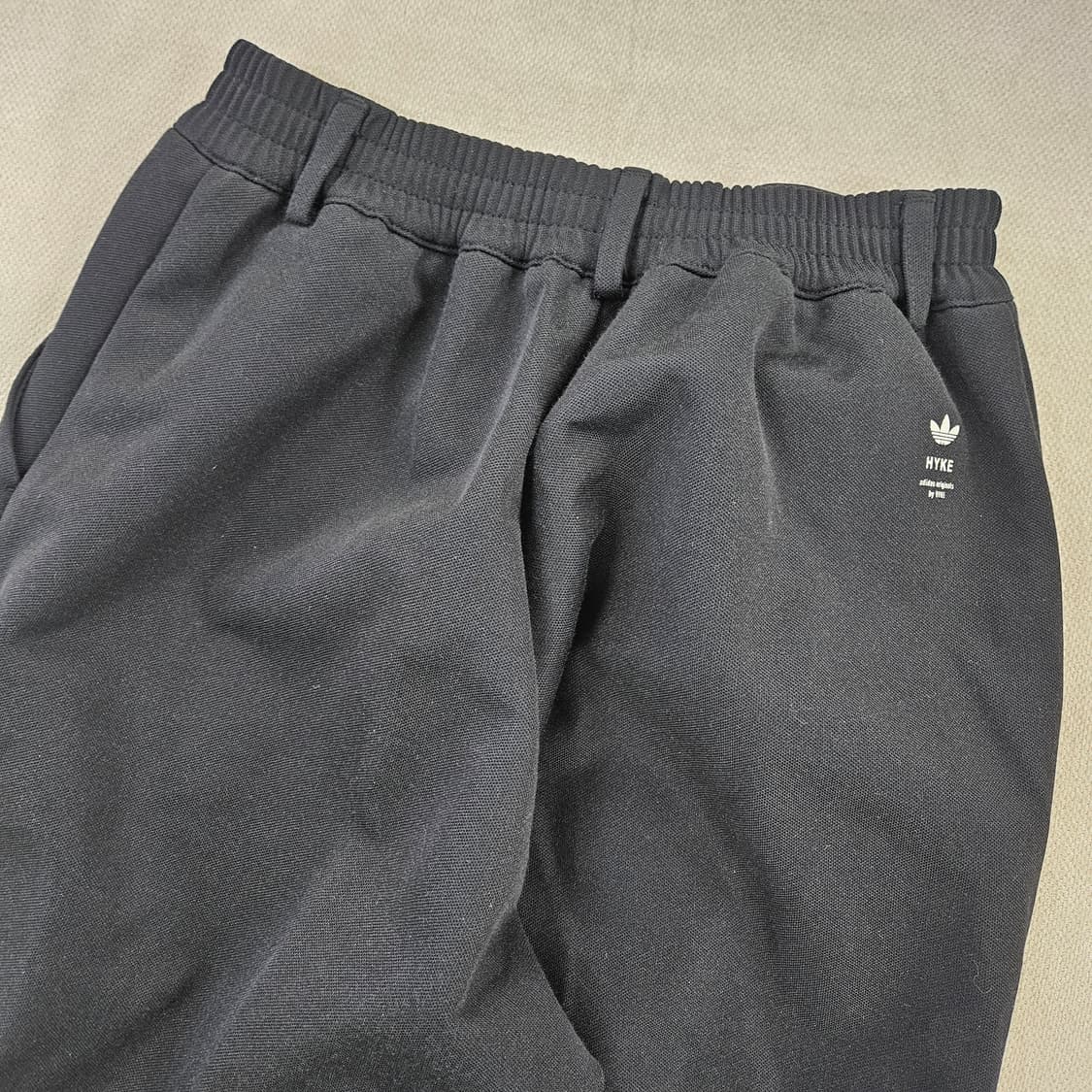 [85] 아디다스 오리지널 HYKE 콜라보 테이퍼드 팬츠  0114YH1 상품이미지4