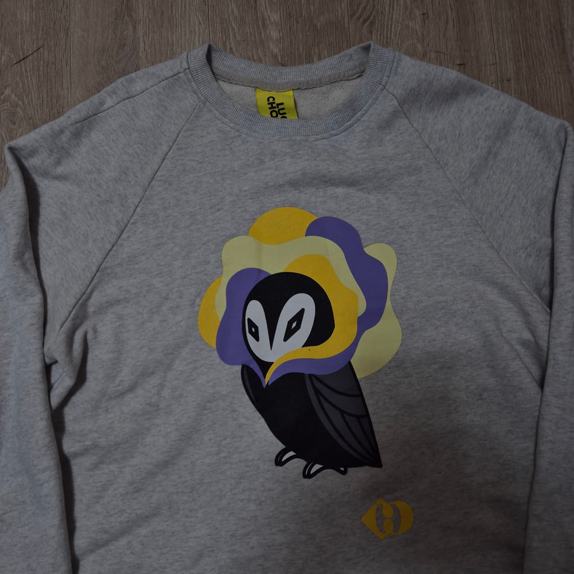 럭키슈에뜨 여성 슈에뜨 빅로고 프린팅 맨투맨 M(95) 상품이미지2