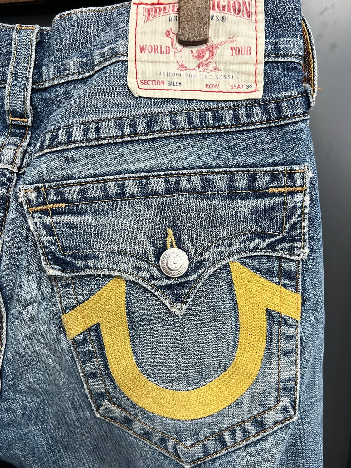 True Religion 트루릴리전 빌리 부츠컷 데미지 연청 데님 팬츠 상품이미지3