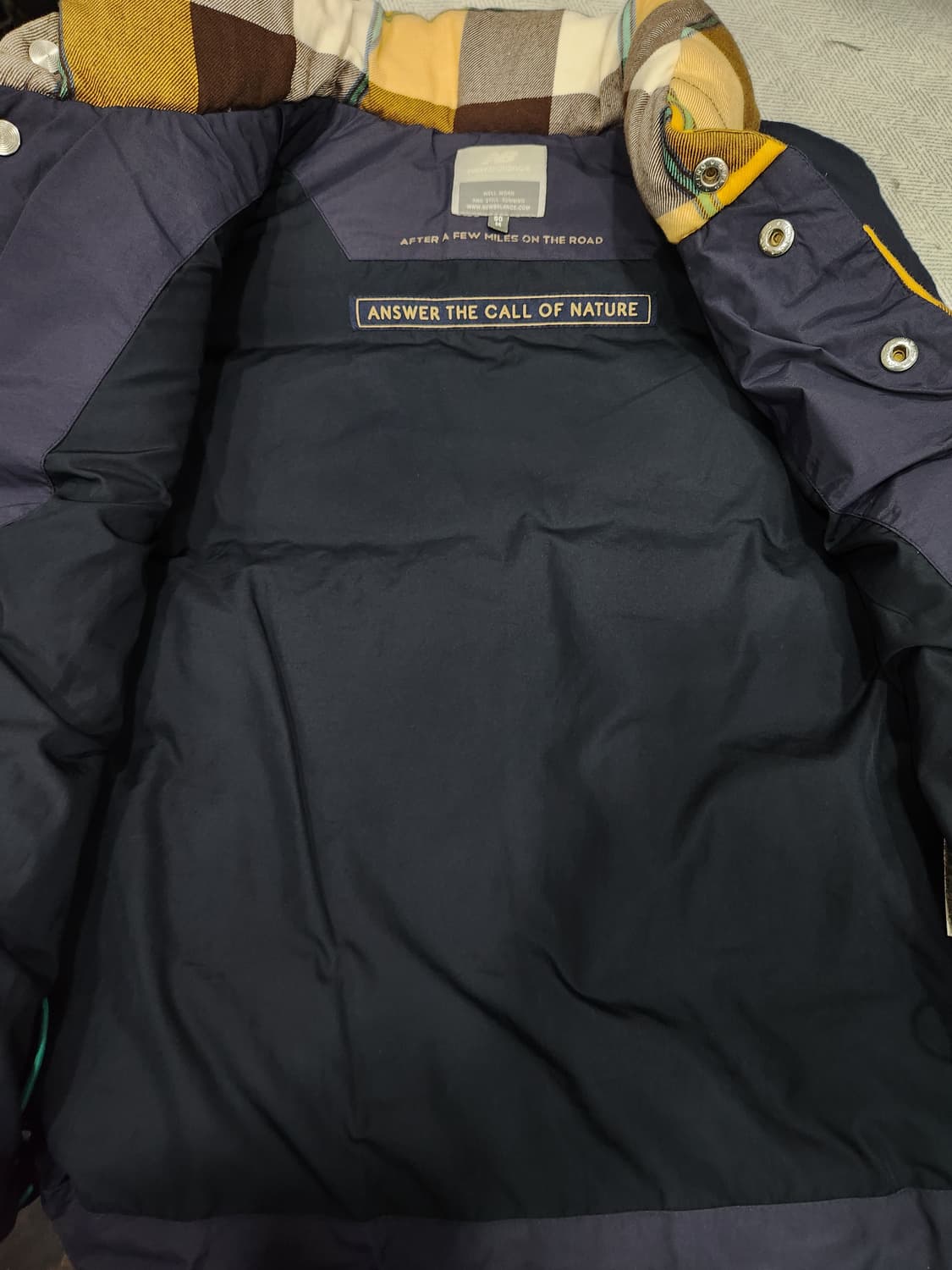 뉴발란스 체크 패턴 덕다운 패딩 조끼 남녀공용 90(M)사이즈 상품이미지6