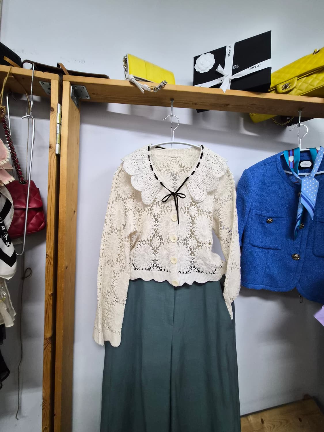 에스닉 자수  크로셰 가디건. 세컨플로어 춘하팬츠 상품이미지1