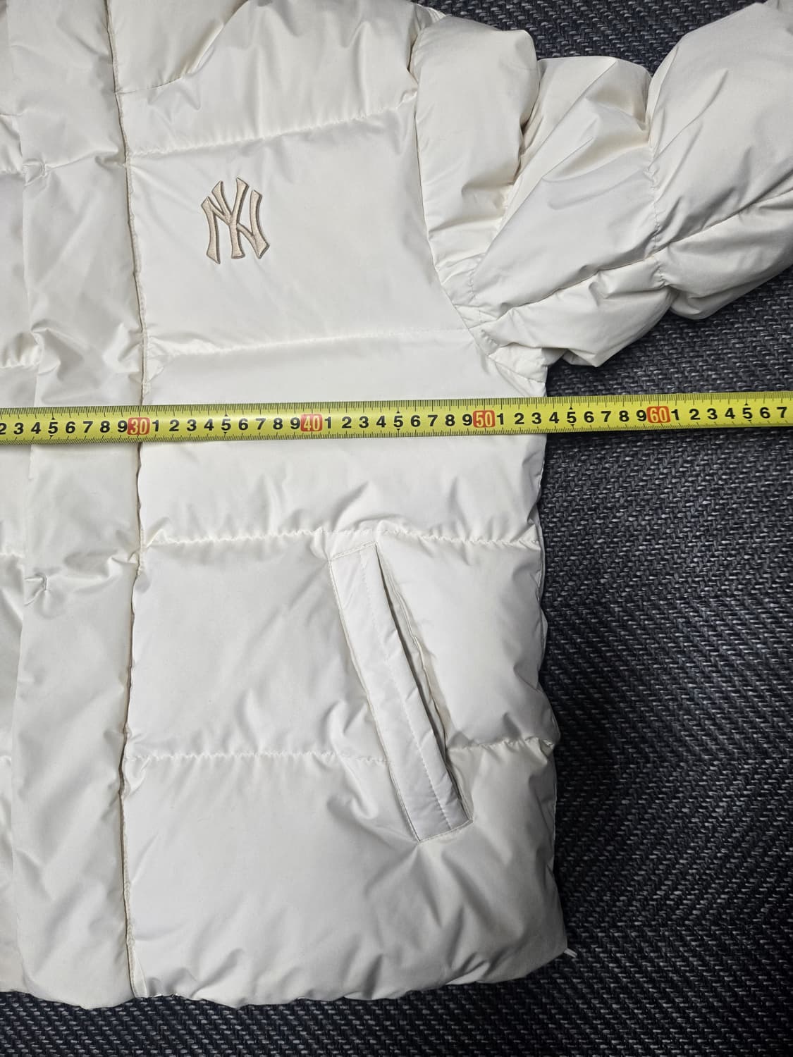 엠엘비 MLB 메가로고 푸퍼 숏패딩 크림 상품이미지7