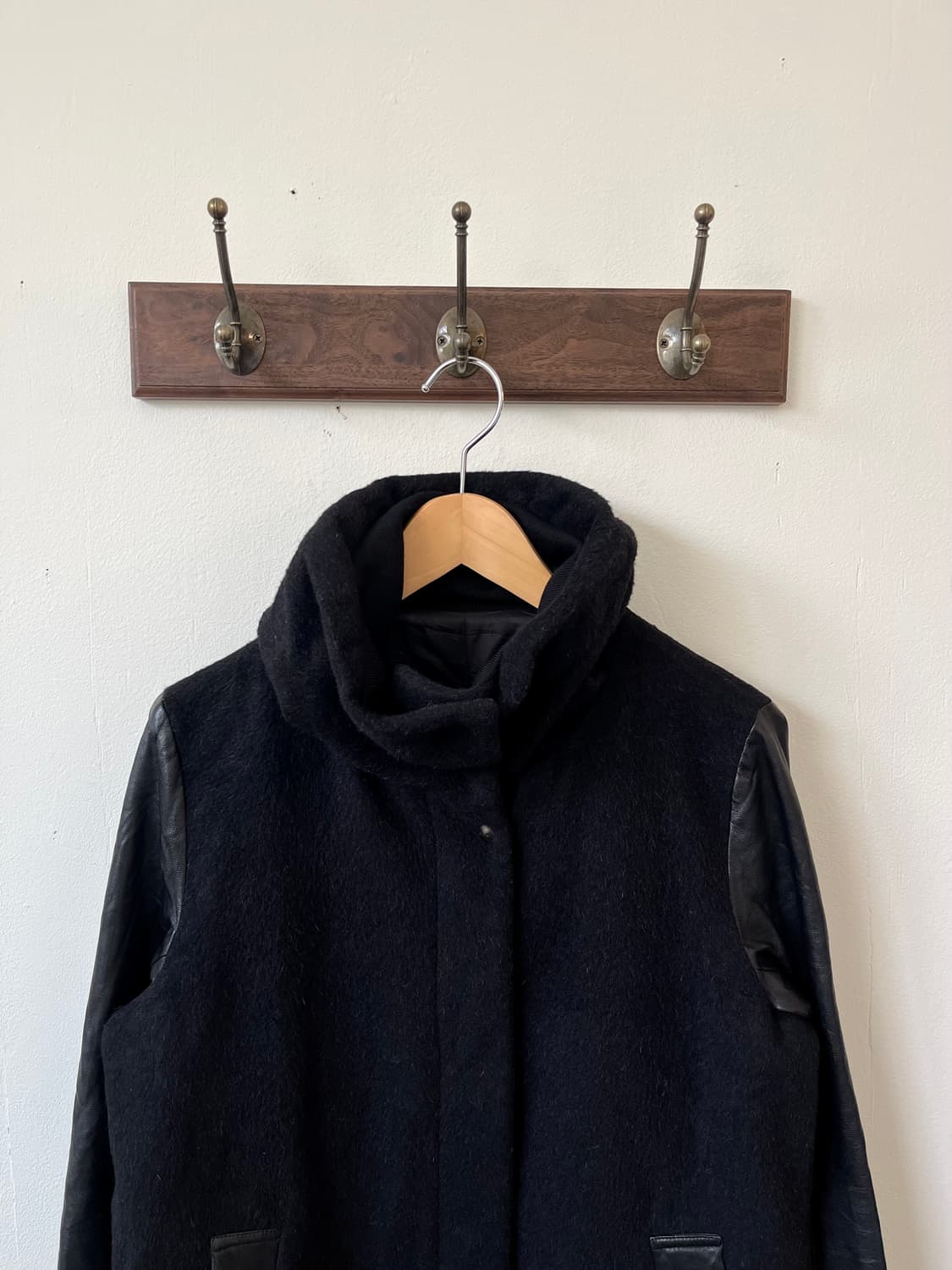 Gabardine K.T 셔링카라 램스킨 코트  상품이미지4