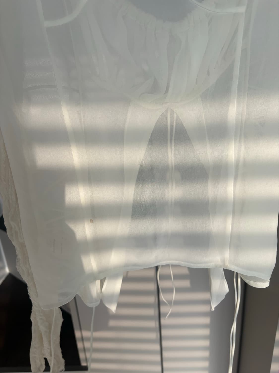 본네 레이스업 쉬폰 블라우스 상품이미지4