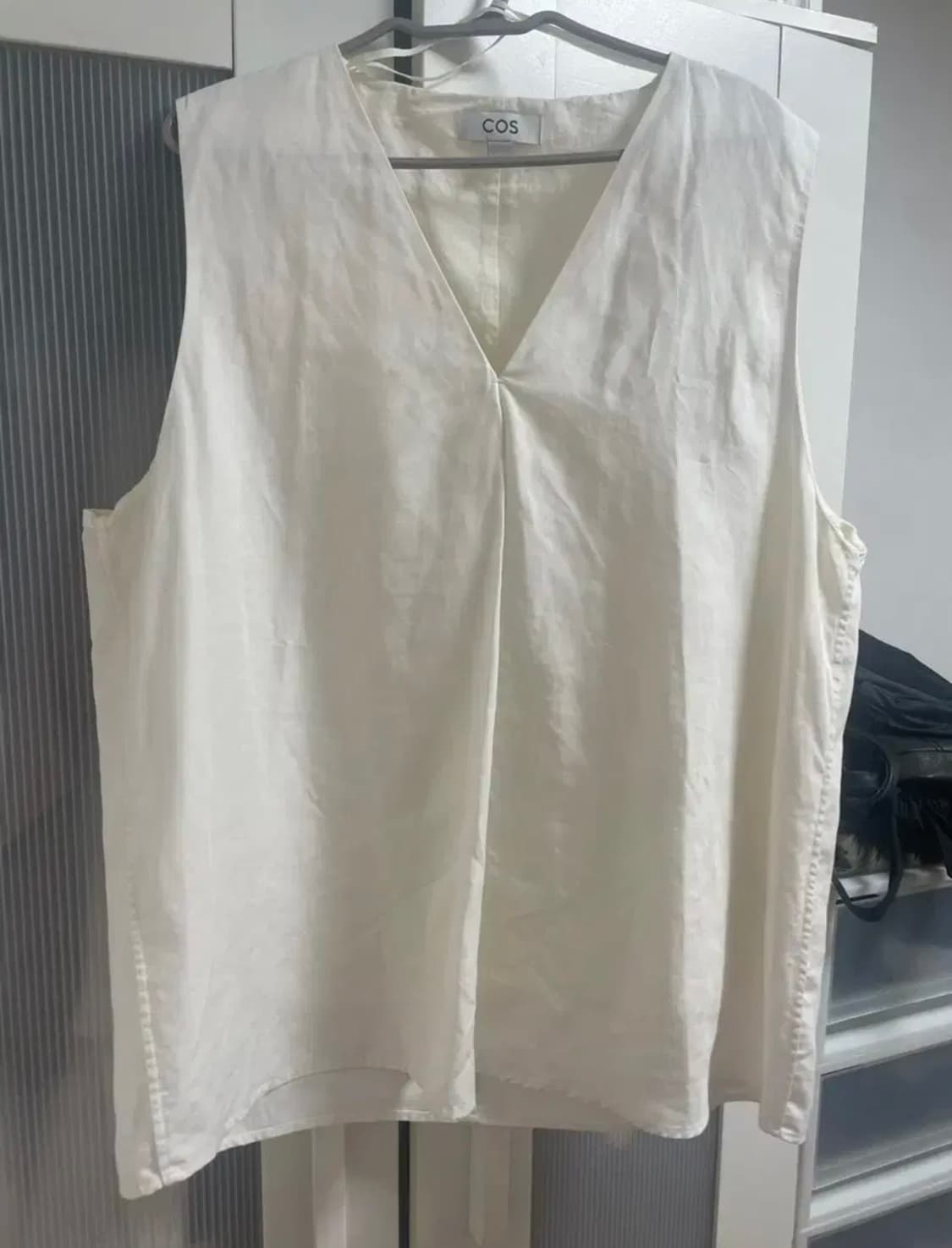 COS V-Neck Sleeveless Top White 40 상품이미지2
