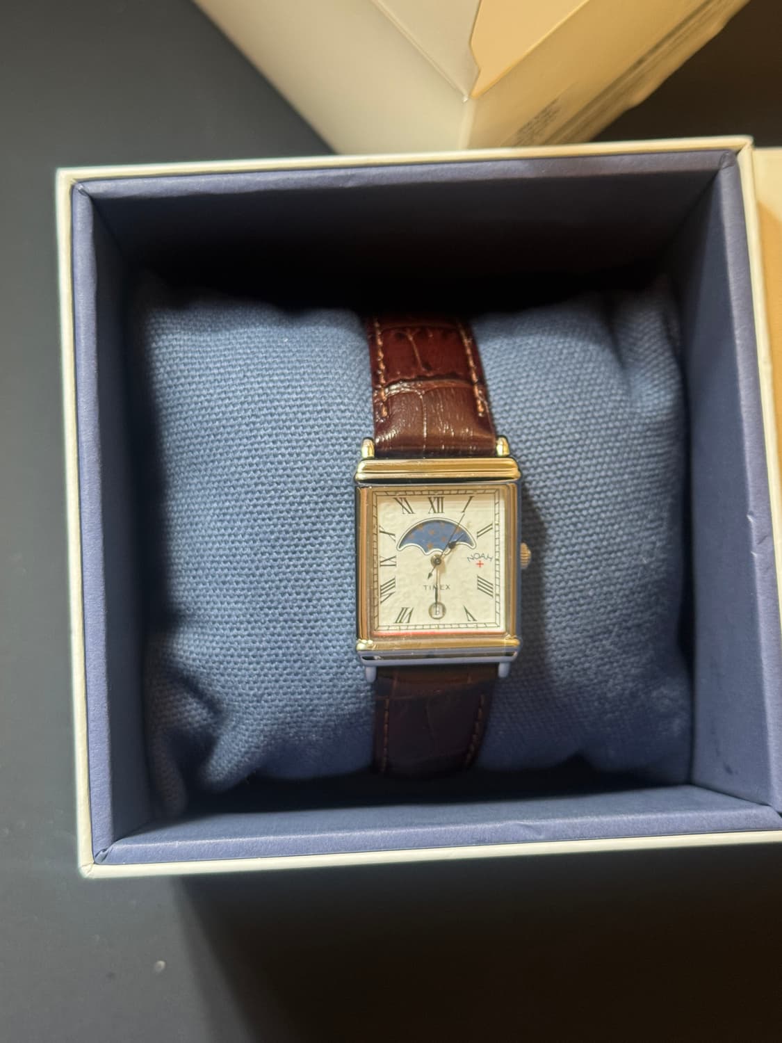 타이맥스 x 노아 문 37mm 페이즈 워치 브라운 스틸 상품이미지2