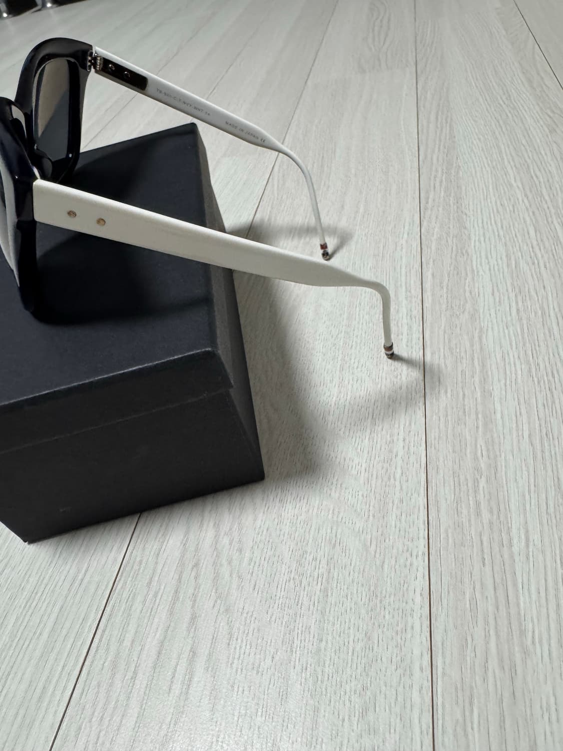 톰브라운 권지연 선글라스 상품이미지5