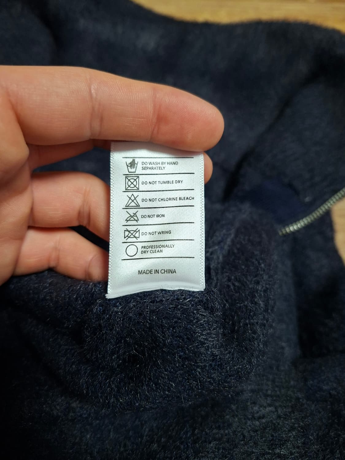 디미트리블랙 하프집업니트  상품이미지5