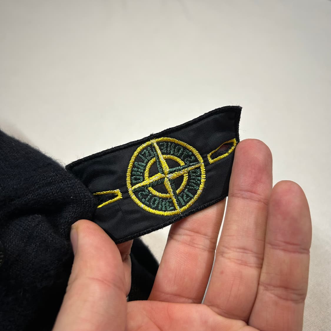 여S) 스톤아일랜드 주니어 블랙 와펜 가디건 정품 상품이미지4