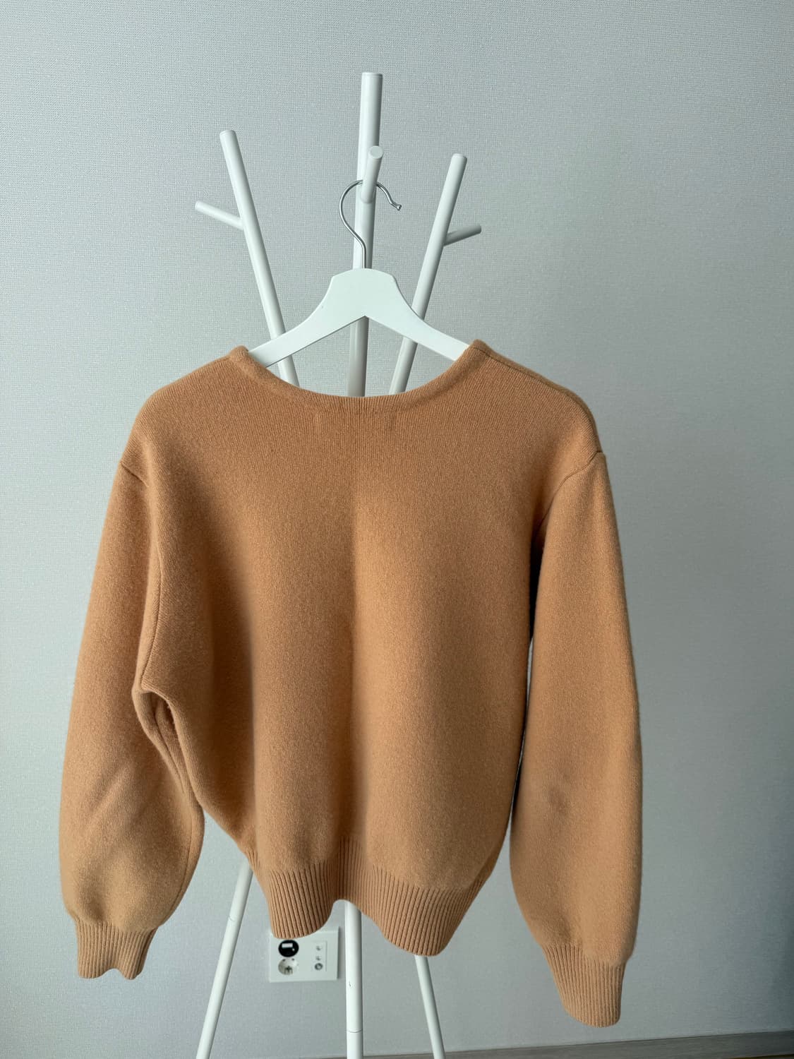문달 basic round knit in beige 상품이미지4