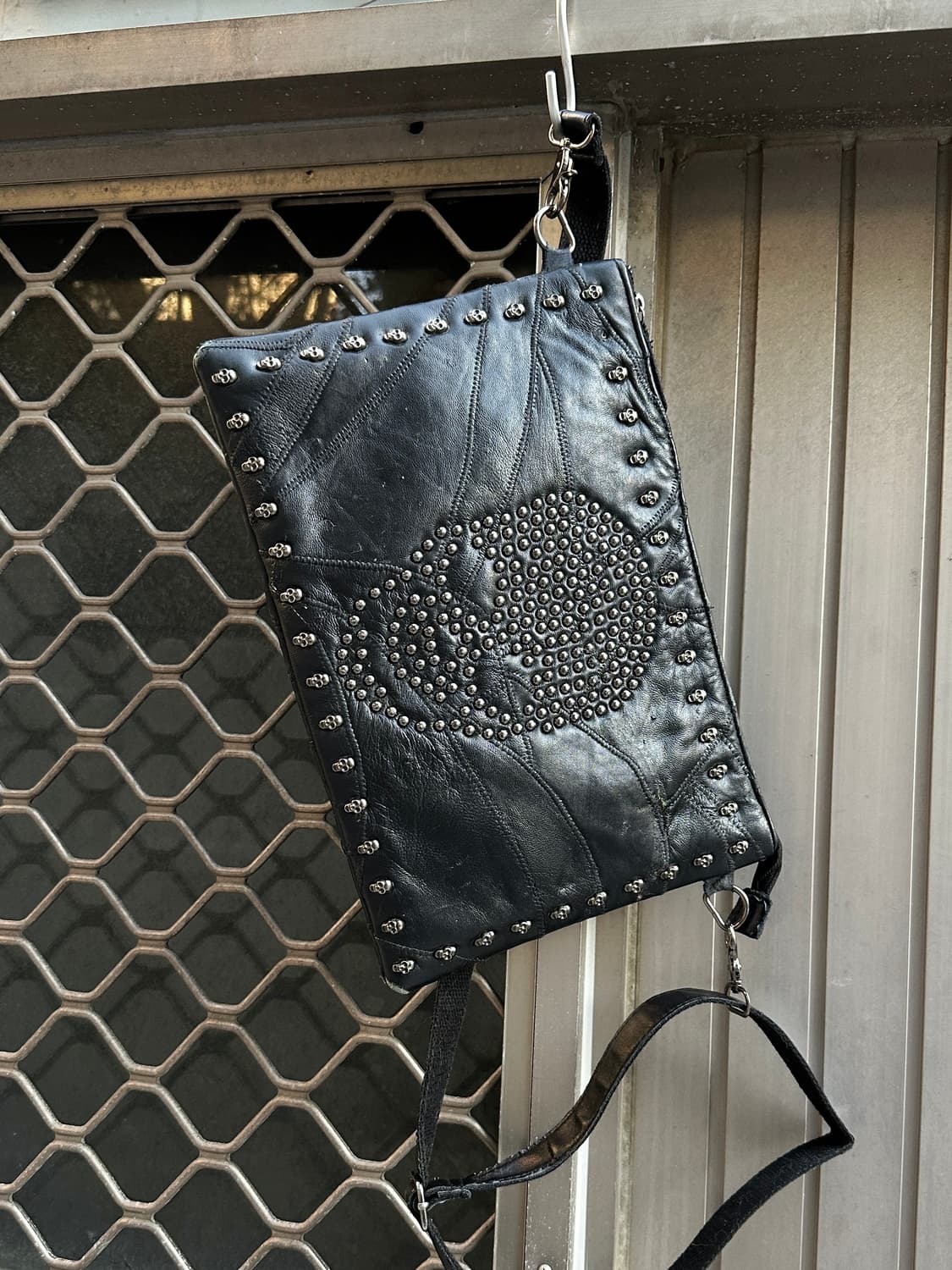 Skull stud punk leather cross bag 상품이미지1