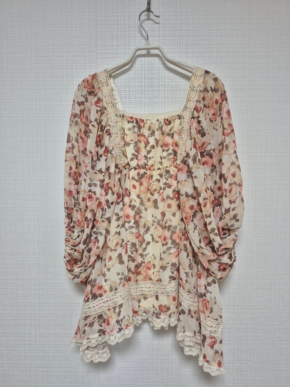 리즈리사 아이보리 앤틱꽃무늬 쉬폰 튜닉 상품이미지4