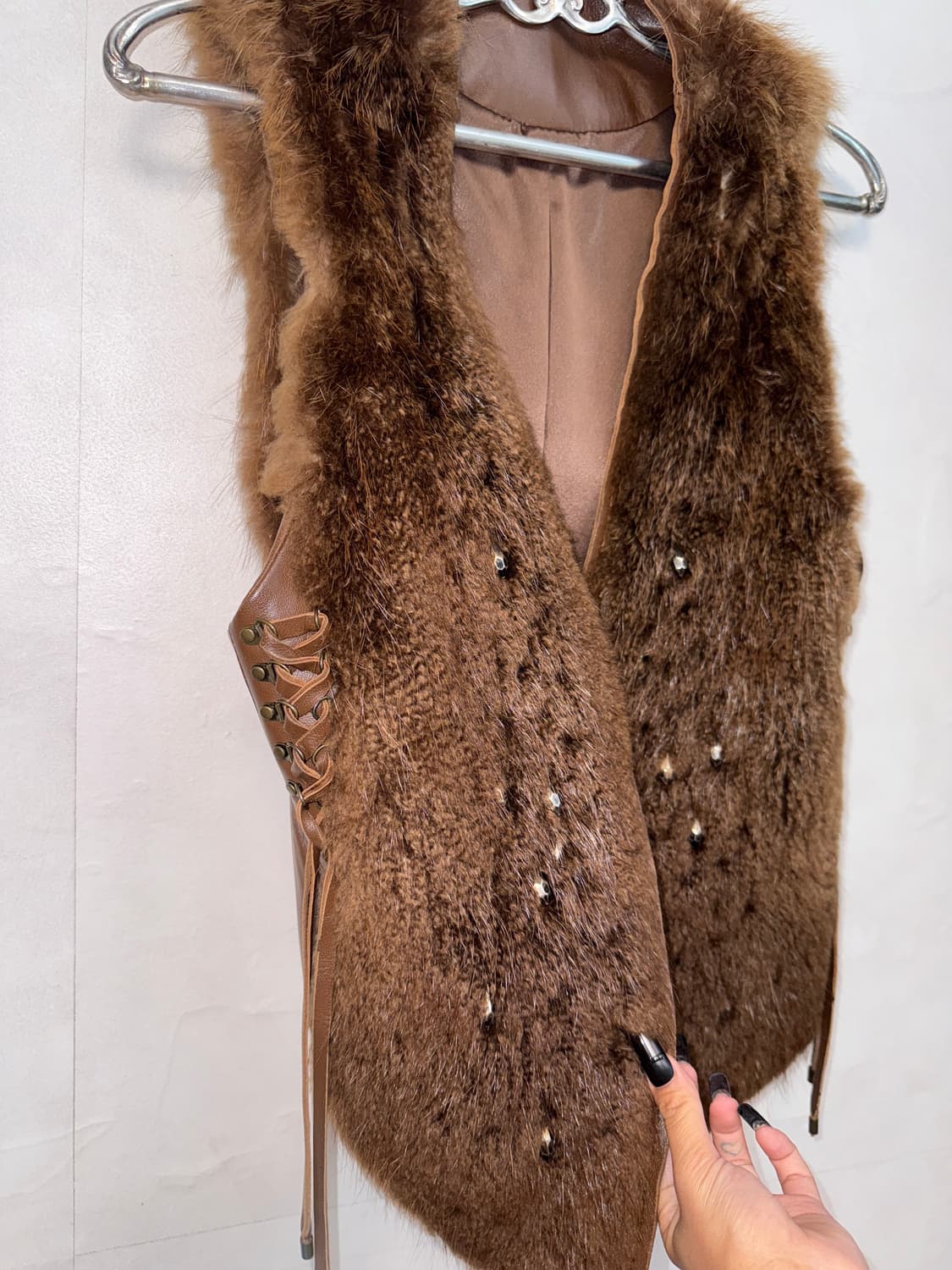 Brown  fur western stud laceup vest 상품이미지2
