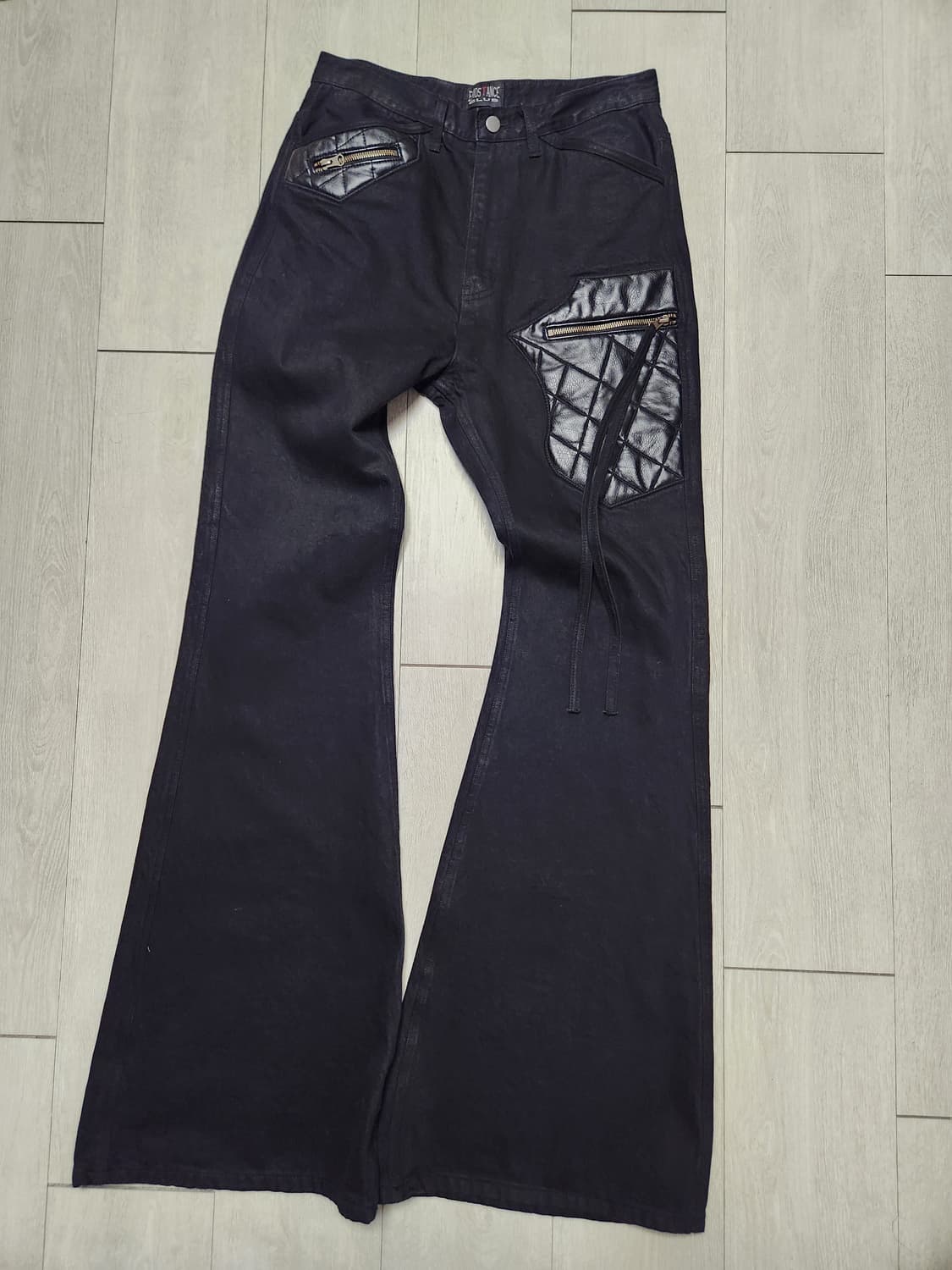 [1] 에모스탠스클럽 레더 패치 플레어진 v2 상품이미지3