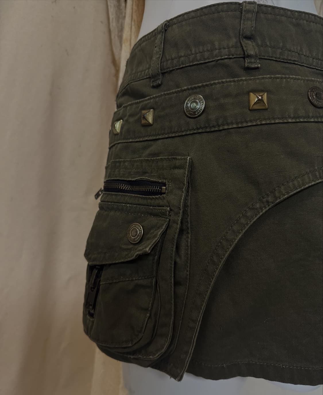 Studed Detail Skirt 상품이미지3