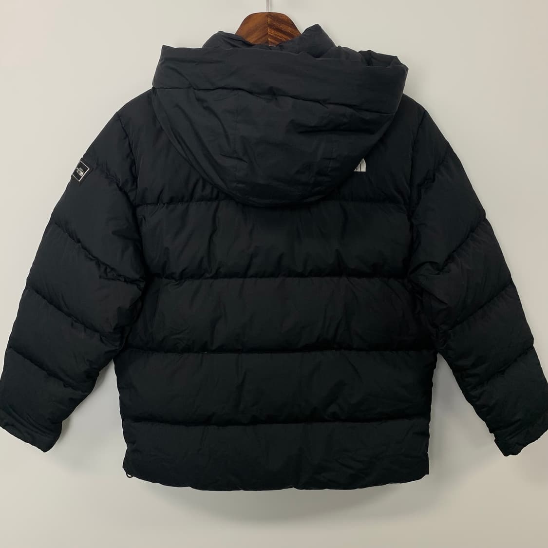 노스페이스 로고 블랙 후드 패딩 상품이미지3