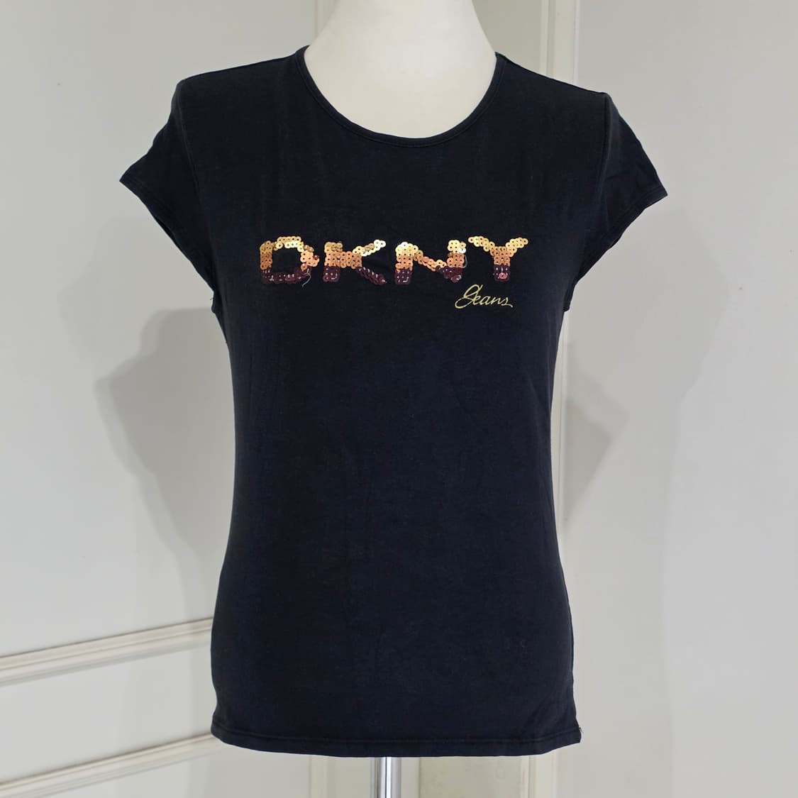 DKNY JEANS)뉴욕빈티지 블랙오네갸루st 대장스팽클 슬리브반팔티셔츠 상품이미지1